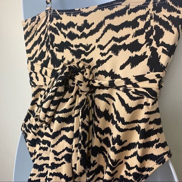 Envya Talia Twist Front Zebra One Piece - Picture 8 of 11